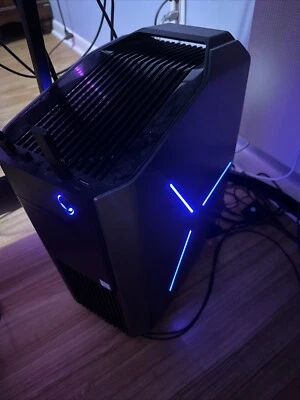 Impaired Alienware Aurora R7, 1TB, 16GB RAM, i7-8700, GeForce GTX 1070, NOOS - Image 1 of 3