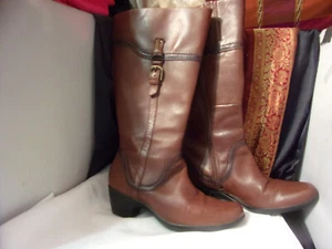 Clarks Bendables Women's Brown Leather Zip Up Heel Riding Boots Size 7.5M - Picture 1 of 14