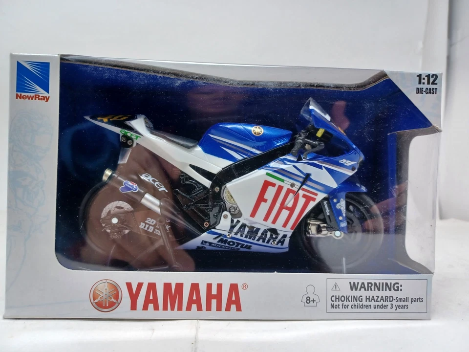 Nuevo Ray Yamaha YZR-M1 MotoGP Racing 2007 Valentino Rossi no. 46 1:12 Diecast  Foto 1 de 4