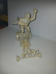1997 POLAR LIGHTS / AURORA REMAKE - MUMMY'S CHARIOT GLOWS - BUILT UP HALLOWEEN - Picture 1 of 11