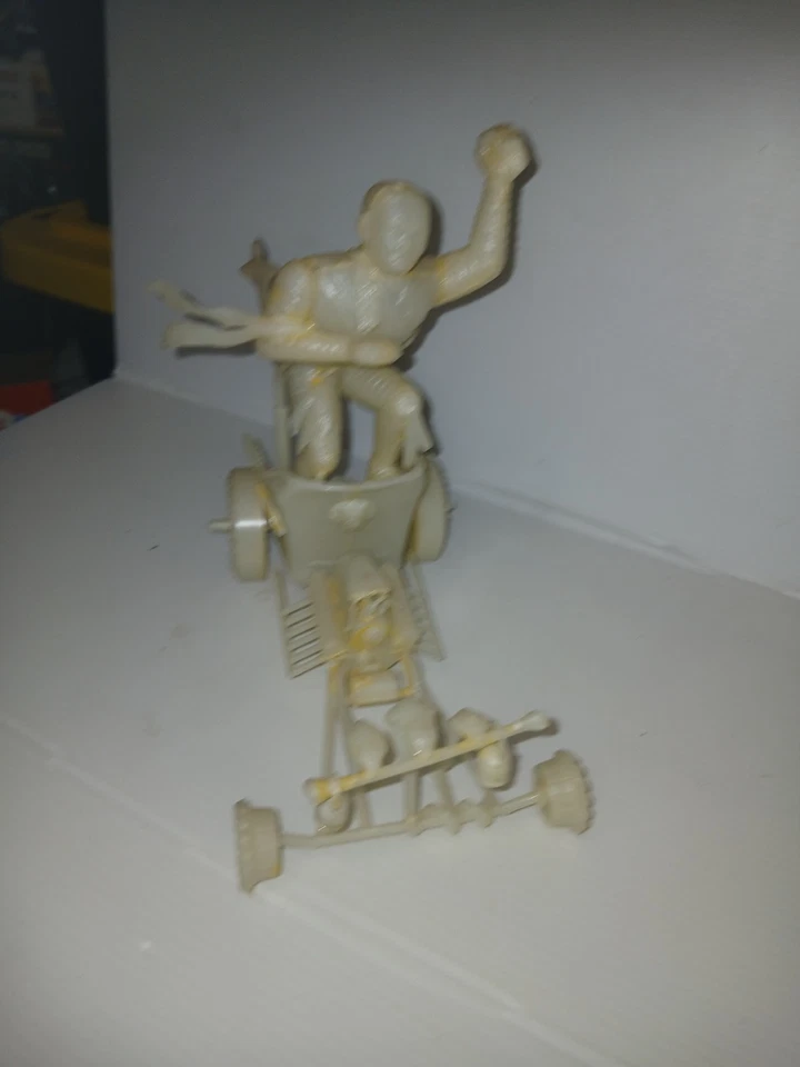 Luces polares 1997/remake de aurora - carro de momia brilla - Halloween construido Foto 1 de 4