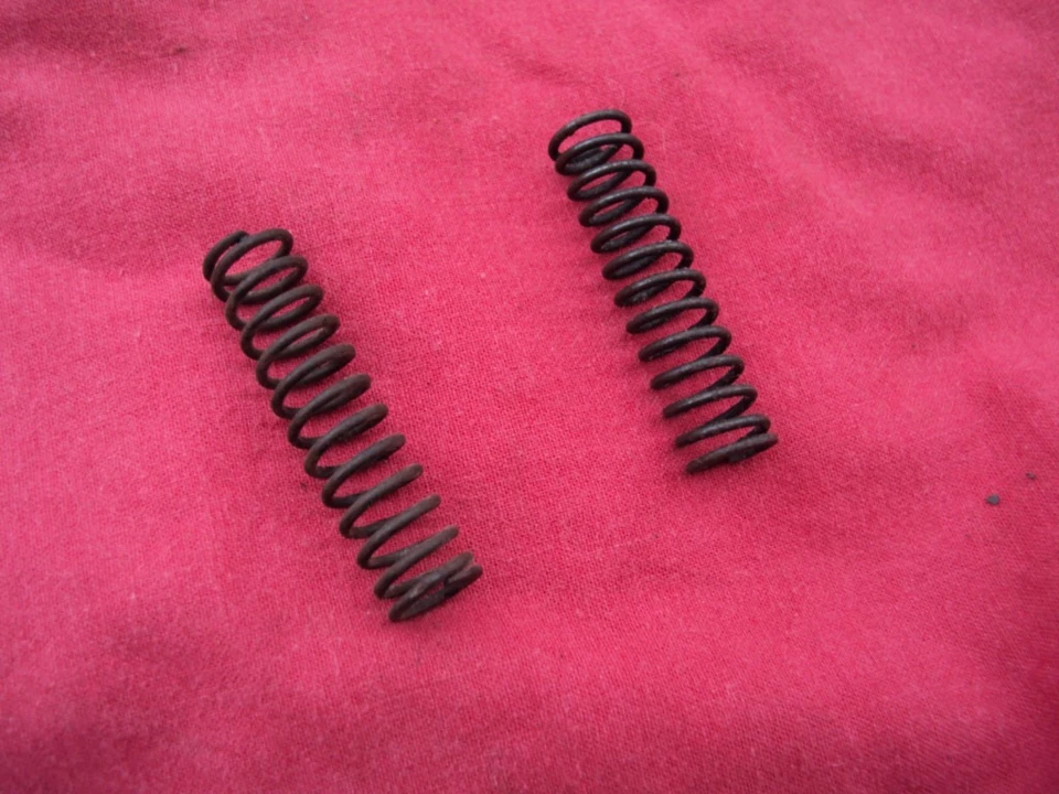 MUELLES DE RETORNO TRIUMPH 350 T21 500 5T 5TA NUEVO STOCK ANTIGUO 57-1432 X 2 Foto 1 de 1