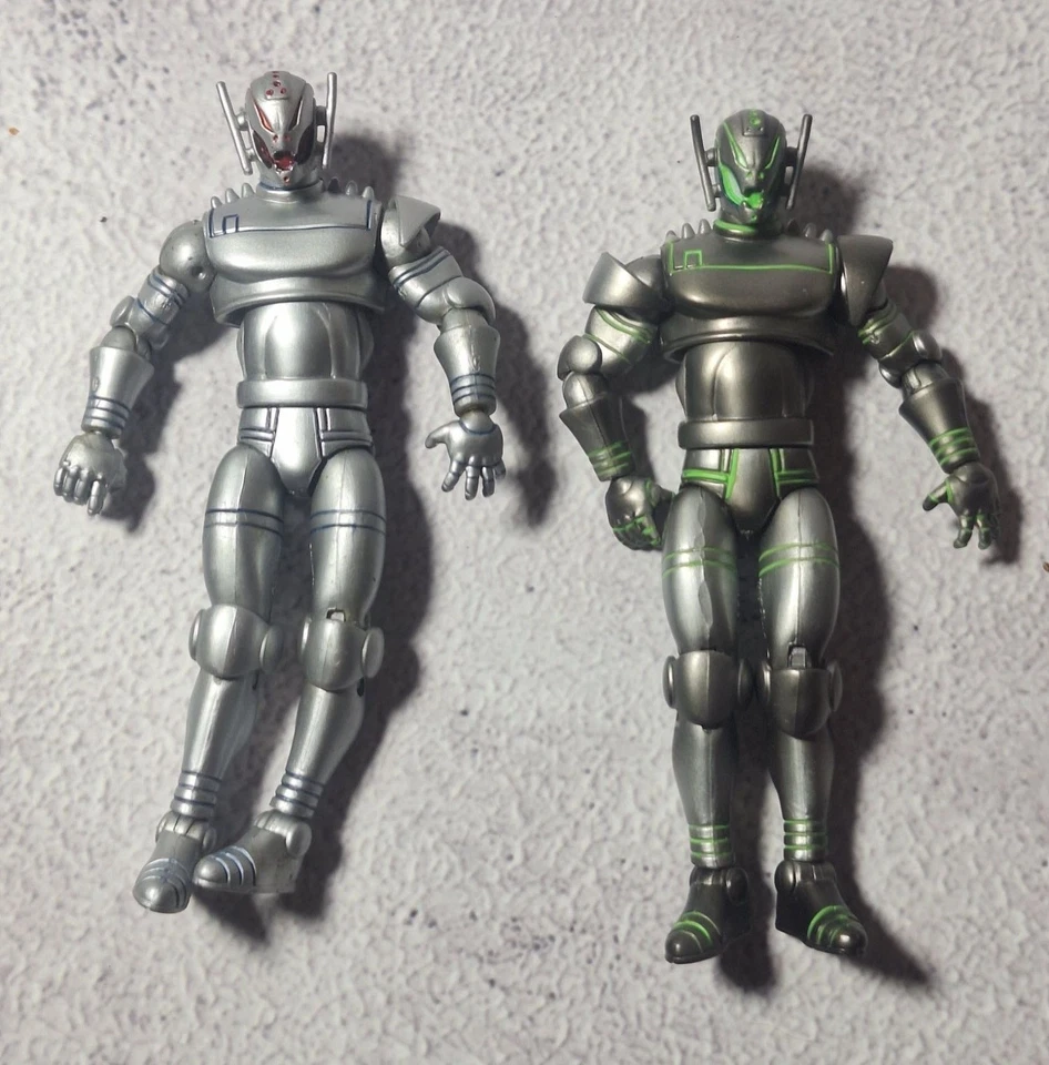 Conjunto de 2 bonecos de ação Hasbro Marvel Legends Ultron robô vermelho e verde 4,5" - Imagem 1 de 4