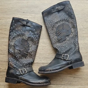 Frye braune Jenna Nieten Leder Totenkopf hohe Motorradstiefel 7 neu mit Etikett - Bild 1 von 11