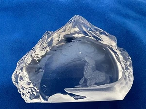 Hovmantorp Sweden Etched Art Glass Paperweight Sea Lion Image Signed 4" x 4" - Picture 1 of 7