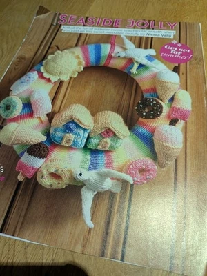 Summer Seaside Jolly Wreath Knitting Pattern - Image 1 of 2