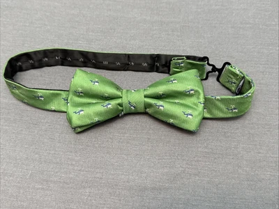 Pajarita ajustable verde con estampado de ballena Chaps para hombre Foto 1 de 4
