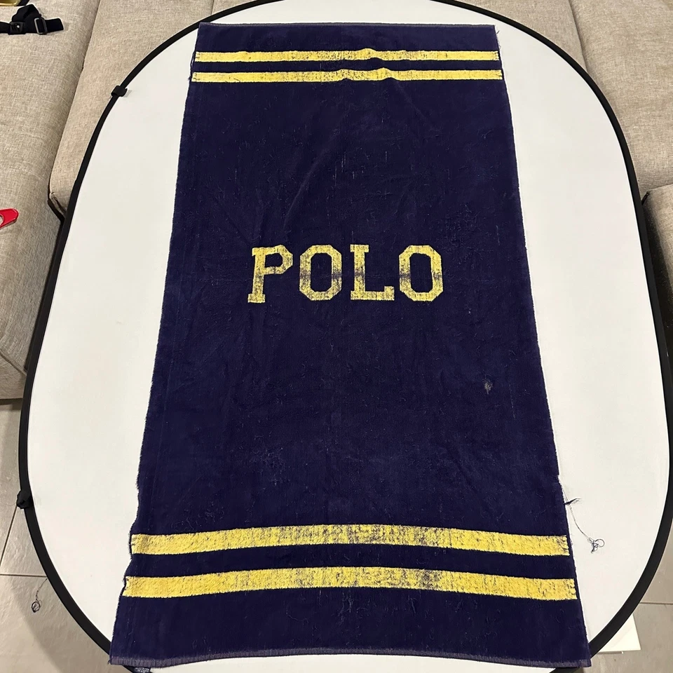 Toalha de praia vintage polo Ralph Lauren listrada azul marinho e amarelo soletrado - Imagem 1 de 4