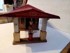 VINTAGE 1920's GIBBS TOY GAS STATION with GAS PUMP