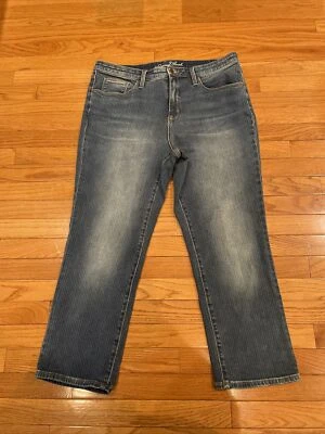 Pantalones de mezclilla cortos rectos de tiro alto azul talla 16/33R Universal Thread para mujer Foto 1 de 4