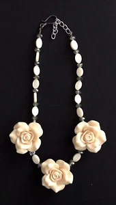 Vintage IVORY-CREAM Tone 3-Rose Flower Choker COLLAR Necklace STATEMENT EUC - Picture 1 of 16