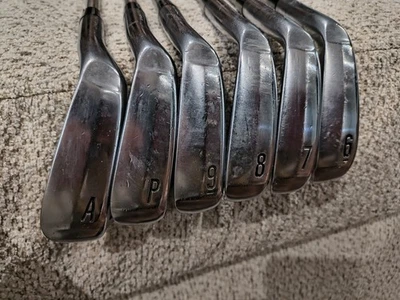 Hierros Srixon ZX5 MKII 6-AW fibra de acero i95 ejes rígidos agarrados  Foto 1 de 4