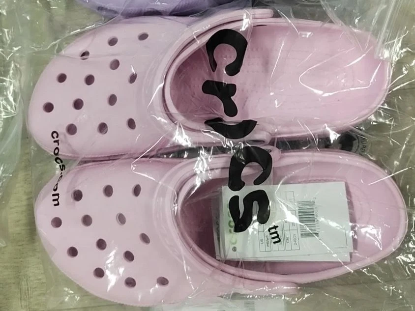 Crocs femme/homme classiques originales neuves rose clair tailles 36-43 unisexe - Photo 1/2
