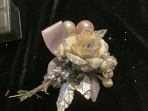 L1189++Vintage Genny Gorgeous Christmas Holiday Corsage Restored Original Rose - Picture 1 of 4