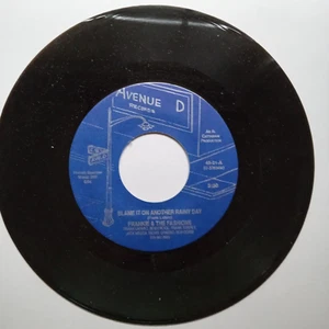 45 RPM Record   Frankie & The Fashions Blame It On Another Rainy Day COLORED WAX - Imagen 1 de 4