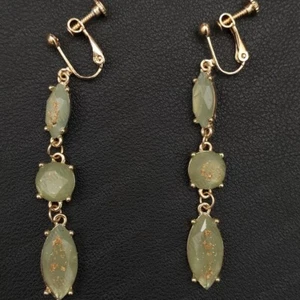 CLIP ON 2.75"long EARRINGS vintage FACETED JADE GLASS dropper GREEN/GOLD DROPS - Picture 1 of 5