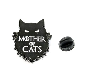 SPILLA MADRE DEI GATTI Game of Thrones parodia amante dei gatti regalo spilla bavero smaltata - Foto 1 di 4