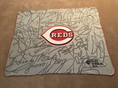 Cincinnati Reds Throw Blanket Ballpark Promo giveaway  5ft X 4ft Never Used MLB Cover