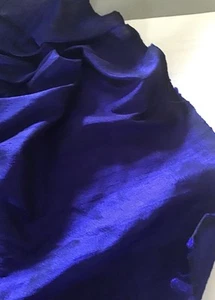 TESSUTO 100% SETA GREZZA DUPION BLU SCURO ARTIGIANALE 2X RESTI 44/58 & 19/37 CM. ULTIMO! - Foto 1 di 3