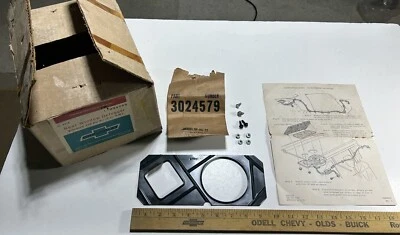 Nuevo de Lote Antiguo Chevrolet 1971 Chevy Biscayne y Bel Air Desembañador Ventana Trasera Piezas 994058 Foto 1 de 4