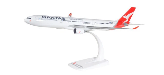 AIRBUS A330-300 QANTAS cm 32 1:200 - Immagine 1 di 1