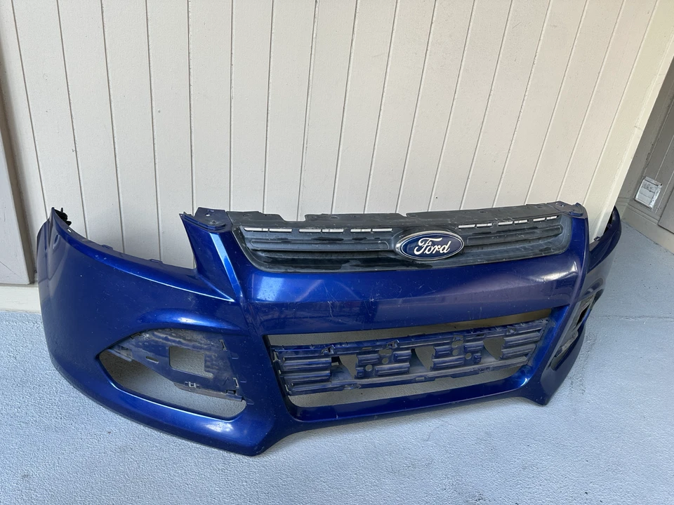 Cubierta superior del parachoques delantero Ford Escape 2013-2016 usada OEM - azul - CJ5Z-17D957-BCP Foto 1 de 4