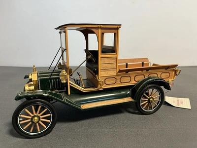 Franklin Mint 1913 Ford Model T Pickup Truck 1:16 Diecast No Outer Box - Image 1 of 4