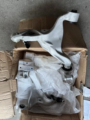 Kit de brazo de control inferior delantero izquierdo y derecho para Infiniti M37 M56 2011-2013 AWD Foto 1 de 4