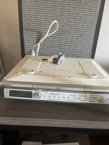 Sony ICF-CD543RM debajo del gabinete cocina radio reproductor de CD música (sin control remoto) probado - Imagen 1 de 9