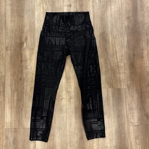Lululemon Wunder Under High-Rise Crop 21” *Full-On Luxtreme Manifesto Gr. 4 - Bild 1 von 7