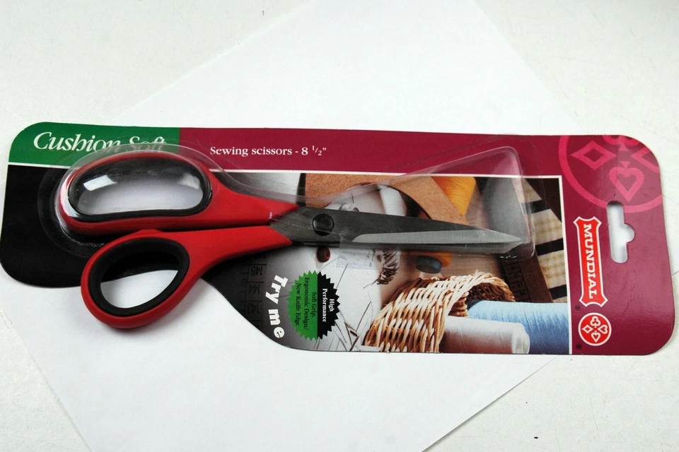 SEWING SCISSOR, 8-1/2 OVERALL, CUSHION GRIP (H-3-1-4-1) - Image 1 of 1