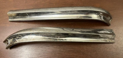 1951 年福特定制轿车外部后四分之一面板弧形装饰模具 — 第 1/4 张图片