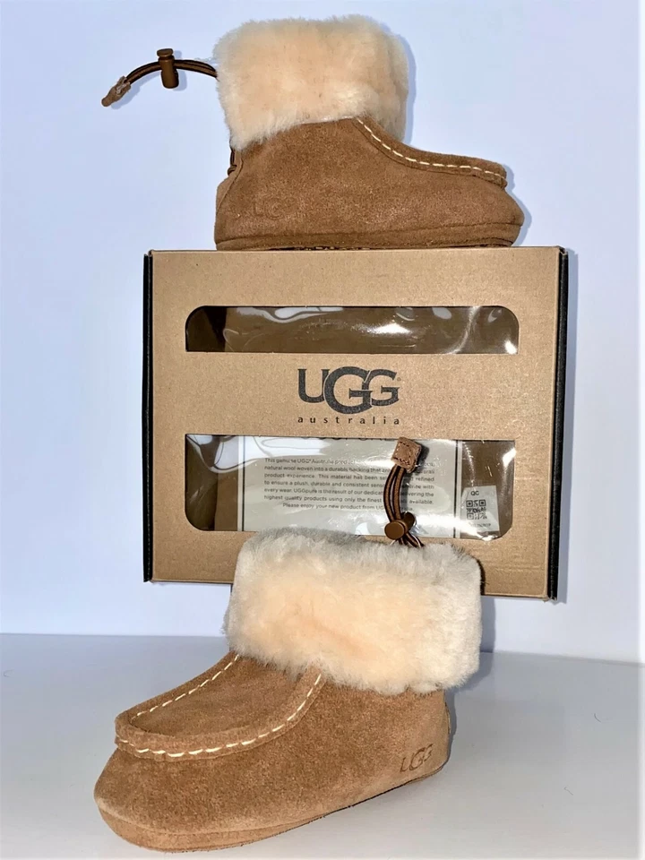BOTA INFANTIL UGG GAGE TALLA 4/5, Nueva, Bebés 12 - 18 Meses Foto 1 de 1