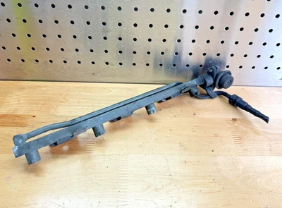 1999-2000 Mazda Miata NB NB1 MX5 MX-5 OEM 1.8 Fuel Injector Gas Rail 99-00 - Image 1 of 4