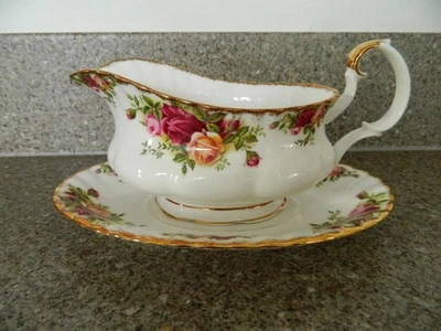 ROYAL ALBERT 'OLD COUNTRY ROSES' SALSIERA BARCA & STAND/PIATTINO (#3) - 1° - OTTIME CONDIZIONI - Immagine 1 di 4