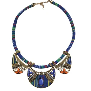 Collana dichiarazione tribale boho medaglione geometrico tessuto blu multicolore - Foto 1 di 4