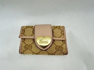 Estuche para llaves Gucci 6 ganchos lona GG beige dorado corazón herrajes regalo raro E426 - Imagen 1 de 6