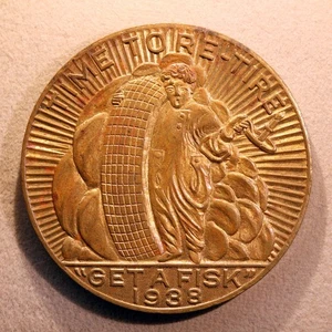 SCHÖNE Fisk Tire KFZ Werbemarke - 1938, Get a Fisk, Time to Re-Tire - Bild 1 von 2