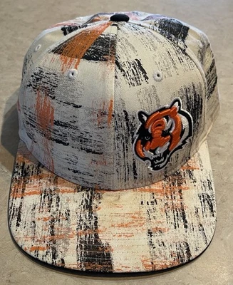 Cincinnati Bengals Flex Fit Sombrero Pintura Salpicaduras Equipo NFL Reebok Spellout Talla L/XL Foto 1 de 4