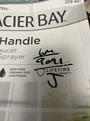 Nuevo grifo de cocina Glacier Bay Builders 209442 - acero inoxidable con rociador lateral Foto 1 de 4