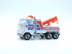 Hot Wheels Steve's Towing COE Hook Tow Truck White/red Highway Wrecker - Picture 1 of 7