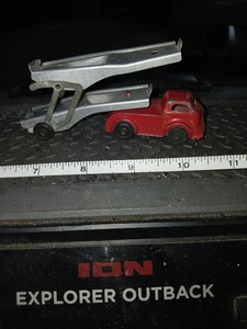 Vintage barclay Toy Car Hauler With Cars   Paint pressed steel toys  - Picture 1 of 5