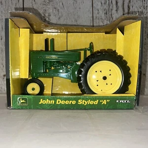 Ertl John Deere Styled "A" Traktor Nr.15071 - Bild 1 von 3
