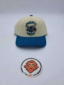 Vintage White Charlotte Hornets NBA Snapback Cap Classic Wool Mitchell & Ness - Bild 1 von 4