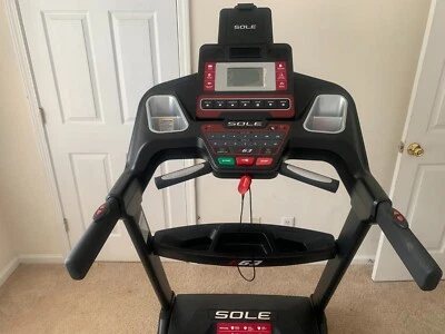 Sole F-63 跑步机带心脏监测器和倾斜度 — 第 1/4 张图片