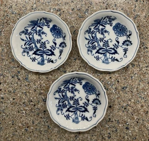 Vintage Blue Danube Blue Onion Dessert Berry Fruit Bowls Saucer Set of Three (3) - Picture 1 of 4