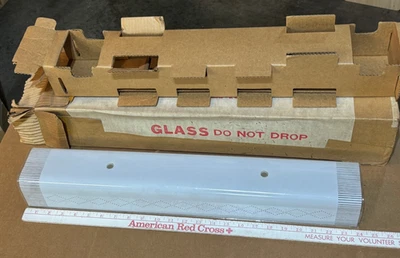 Tocador de baño vintage 24" x 4" MCM FORMA "U" lámpara SOLO PANTALLA DE VIDRIO Foto 1 de 4