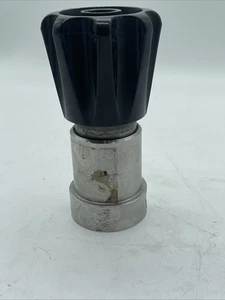 Regolatore di riduzione di pressione Tescom 1/4"NPT 50-6000 PSIG 26-1022-24-014(1098) - Foto 1 di 6