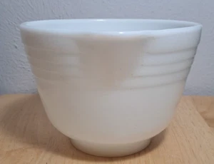 VINTAGE PYREX Hamilton Beach White Ribbed Glass Mixing Bowl Pour Spout #6 - Picture 1 of 12
