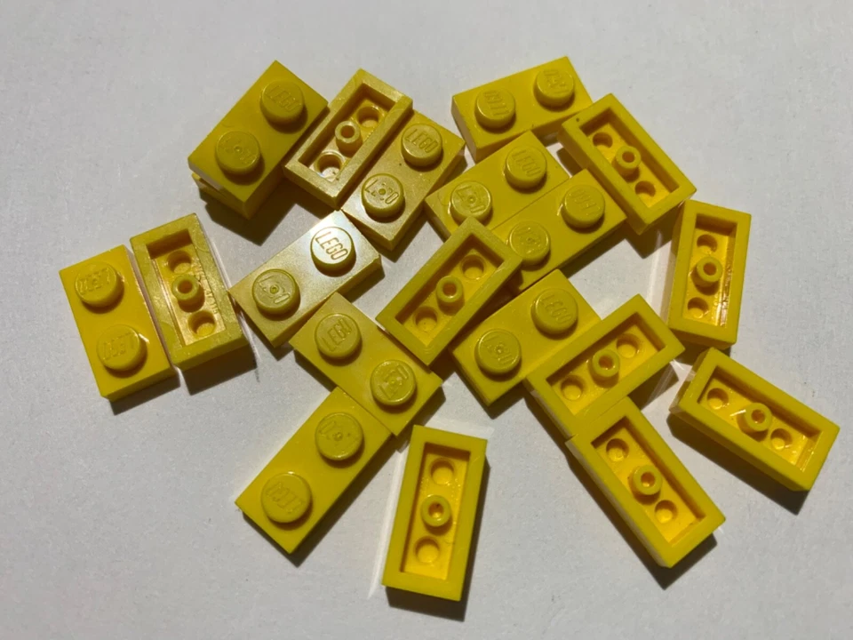 乐高零件 3023 (20 件) 1x2 盘可选颜色 — 第 1/1 张图片